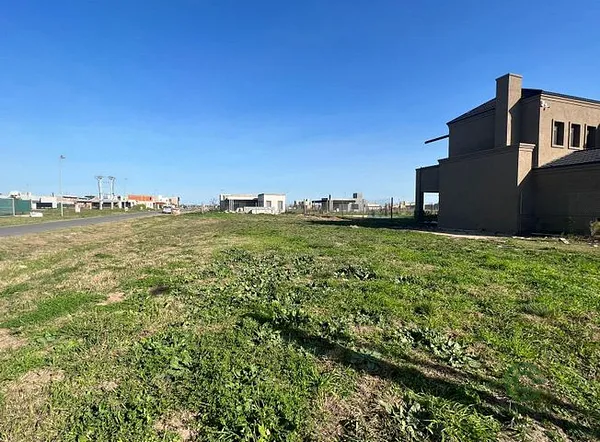 Terreno urbano de 0,07 ha en venta en Santa fe