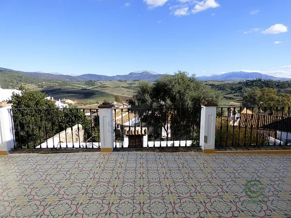 Finca de recreo de 0,02 ha en venta en Jimena de la Frontera, Cádiz