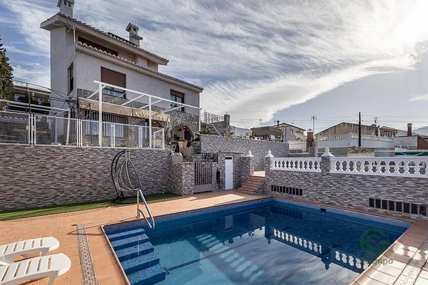 Casa de 0,07 ha en venta en Huetor vega, Granada