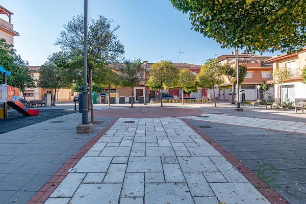 Casa de 0,0161 ha en venta en Armilla, Granada