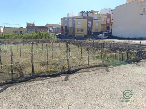 Terreno urbano de 0,5832 ha en venta en Adra, Almeria