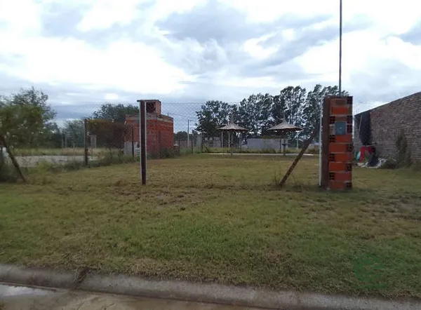 Terreno urbano de 0,03 ha en venta en Santa fe