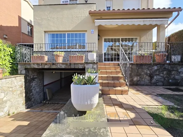 Casa de 0,0263 ha en venta en Barcelona
