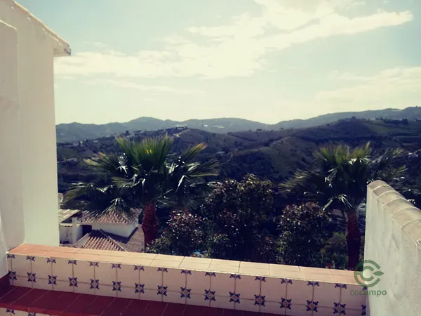 Casa de 0,0174 ha en venta en Frigiliana, Malaga