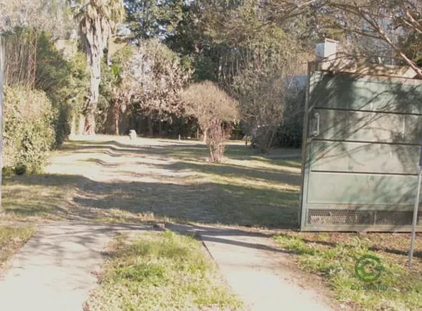Finca de recreo de 0,32 ha en venta en Santa fe