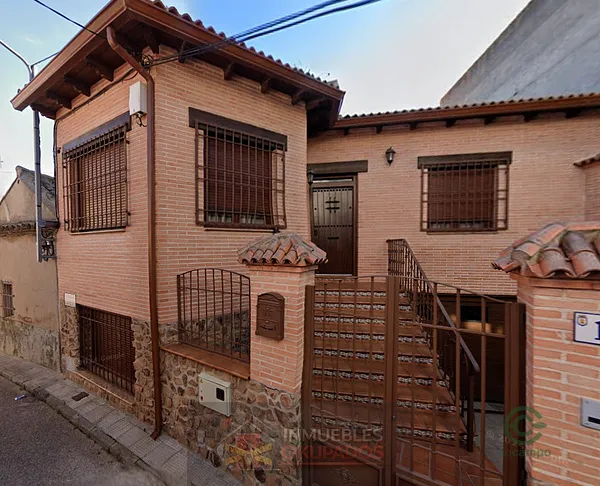 Casa de 0,0228 ha en venta en Mora, Toledo