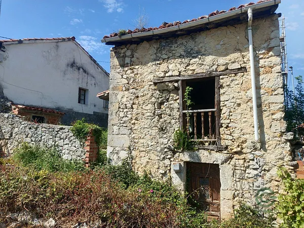 Casa de 0,01 ha en venta en Cabrales, Asturias