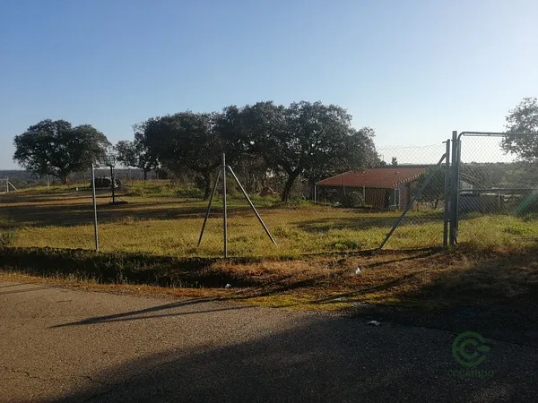 Terreno urbano de 0,36 ha en venta en Badajoz, Badajoz