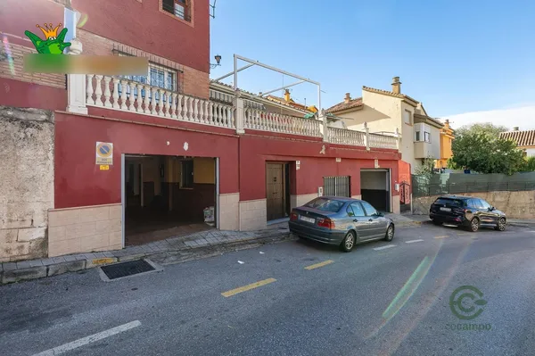 Casa de 0,03 ha en venta en Granada