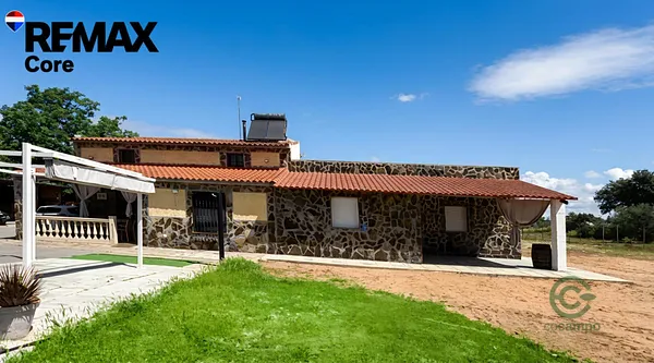 Casa de 0,5 ha en venta en Badajoz, Badajoz