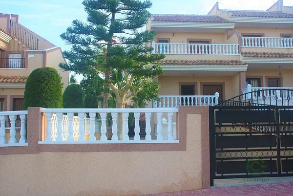 Casa de 0,0225 ha en venta en Torrevieja, Alicante