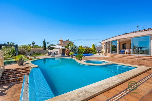 Casa de 0,25 ha en venta en Crevillent, Alicante