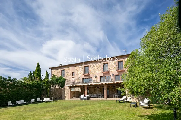 Finca rústica de 0,15 ha en venta en Navalonguilla, Ávila