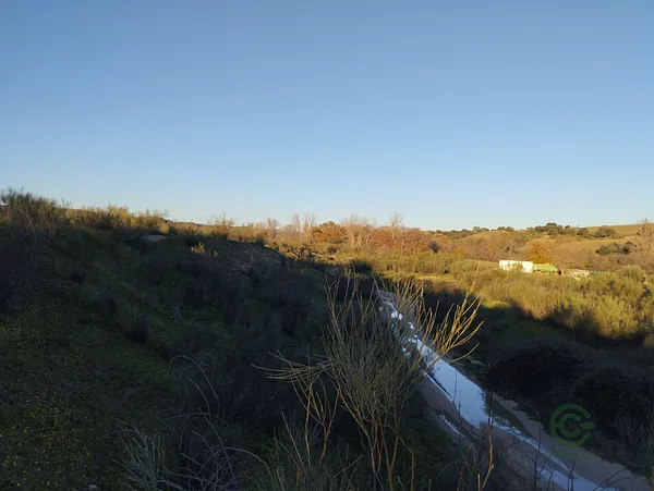 Terreno urbano de 1,1 ha en venta en Madrid