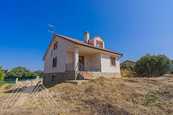 Casa de 0,11 ha en venta en Segovia