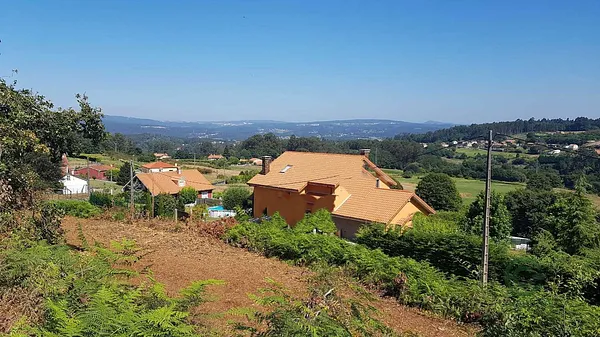 Terreno urbano de 0,0875 ha en venta en Brión, La coruña