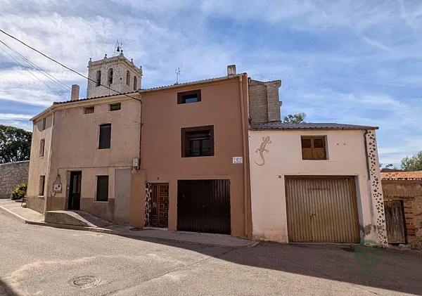 Casa de 0,0112 ha en venta en Pinel De Abajo, Valladolid