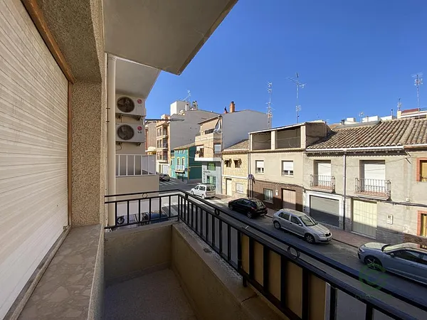 Casa de 0,0252 ha en venta en Caudete, Albacete