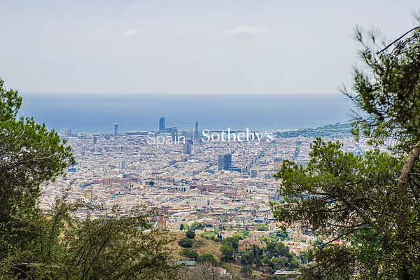 Terreno urbano de 0,036 ha en venta en Barcelona, Barcelona