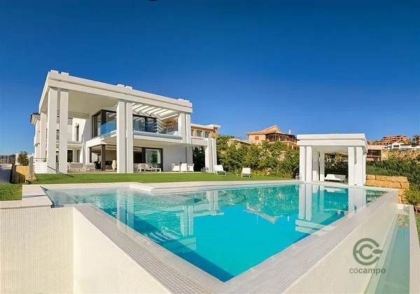 Casa de 0,1751 ha en venta en Benahavis, Malaga
