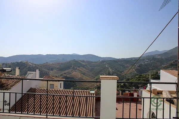 Casa de 0,0134 ha en venta en Frigiliana, Malaga