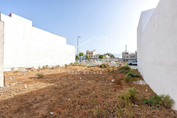 Terreno urbano de 0,0101 ha en venta en Aguimes, Las palmas