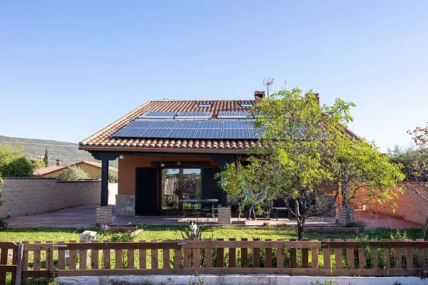 Casa de 0,075 ha en venta en Madrid