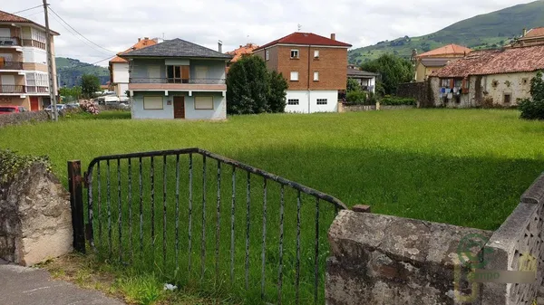 Terreno urbano de 0,2106 ha en venta en Selaya, Cantabria