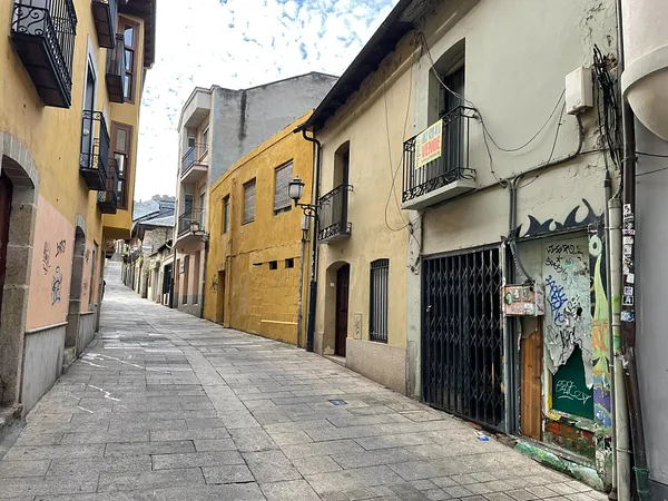 Casa de 0,0118 ha en venta en Ponferrada, Leon