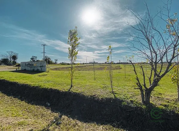 Terreno urbano de 0,04 ha en venta en Santa fe