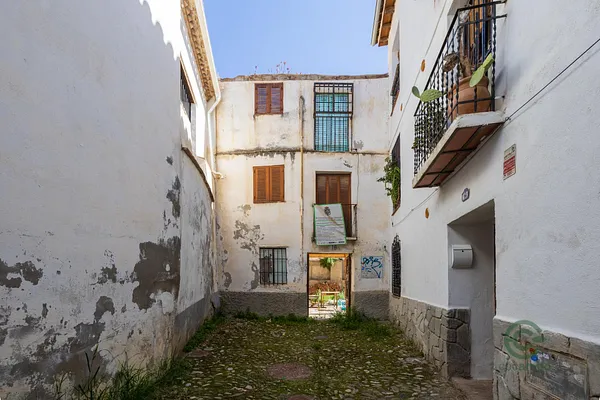 Terreno urbano de 0,0368 ha en venta en Granada, Granada