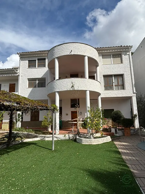 Finca de recreo de 0,06 ha en venta en Jaén