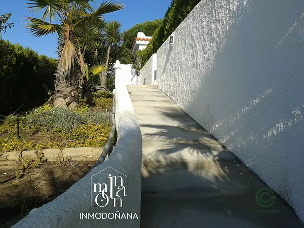 Casa de 0,05 ha en venta en Matalascanas, Huelva