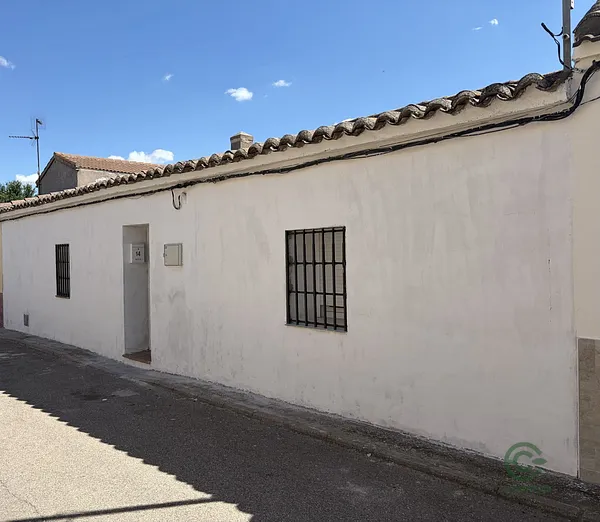 Casa de 0,0085 ha en venta en Alcabon, Toledo