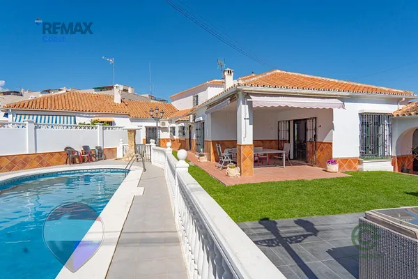 Casa de 0,0724 ha en venta en Rincón de la victoria, Malaga