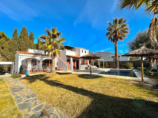 Casa de 0,06 ha en venta en Girona