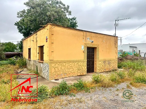 Finca rústica de 0,3 ha en venta en El cuervo, Sevilla
