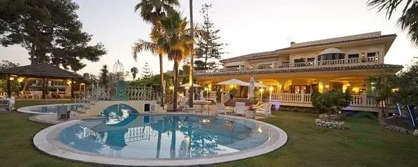 Casa de 0,2541 ha en venta en Marbella, Malaga