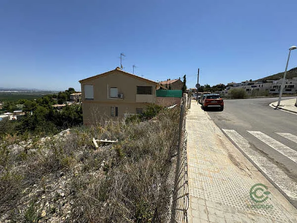 Finca rústica de 0,05 ha en venta en Chiva, Valencia