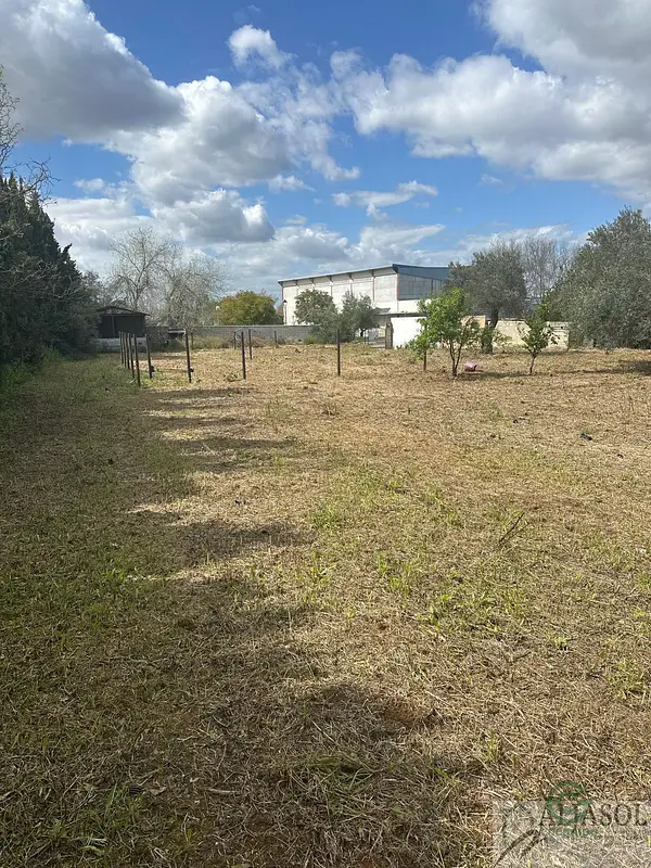 Terreno urbano de 0,156 ha en venta en Palomares del río, Sevilla