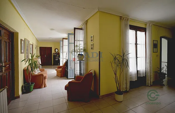 Casa de 0,0552 ha en venta en Valdepeñas, Ciudad real