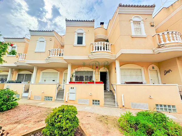 Casa de 0,0172 ha en venta en Almoradí, Alicante