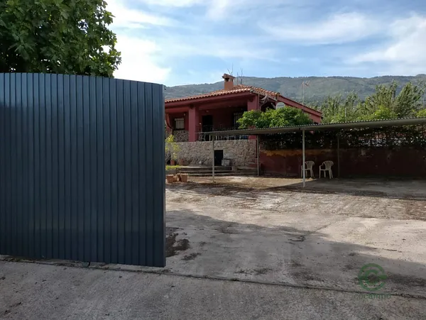 Finca de recreo de 0,28 ha en venta en Cáceres