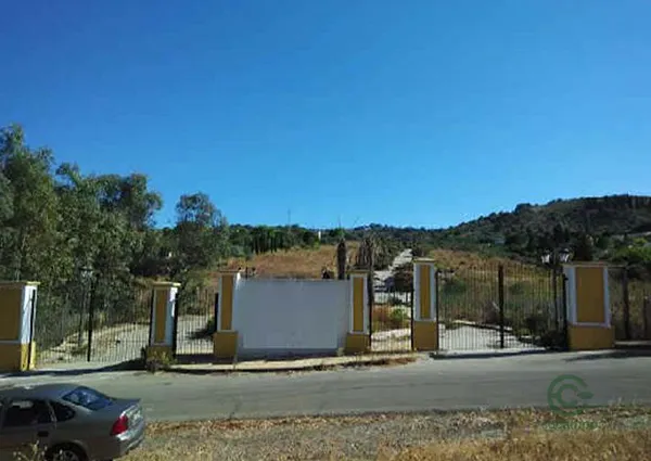 Terreno urbano de 1,5036 ha en venta en Coin, Malaga