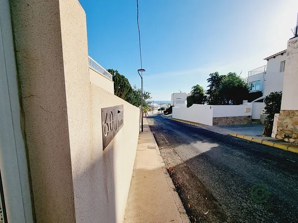 Casa de 0,0354 ha per a venda a Almeria