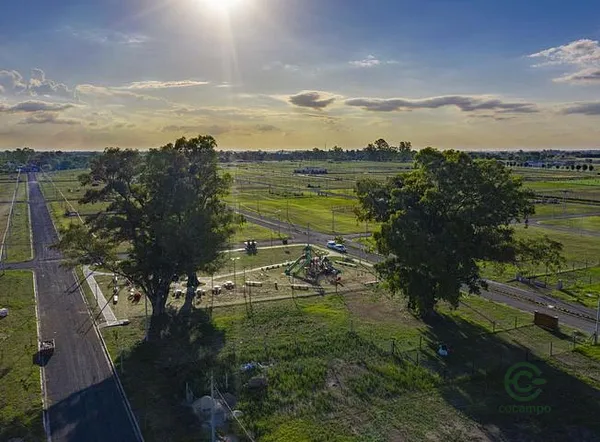 Terreno urbano de 0,03 ha en venta en Santa fe