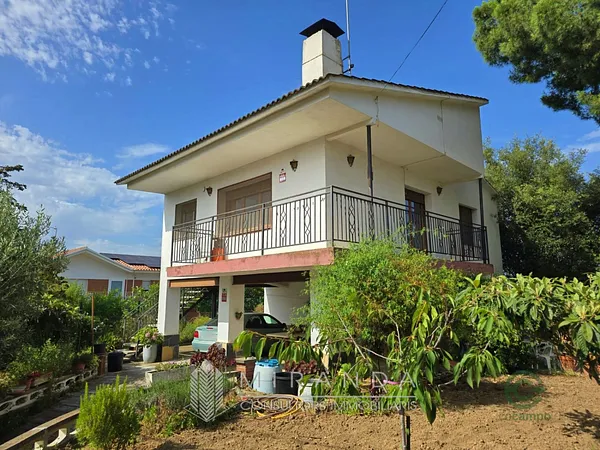 Casa de 0,0782 ha en venta en Barcelona