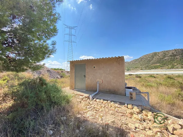 Finca agrícola de 2,8304 ha en venta en Monforte del cid, Alicante