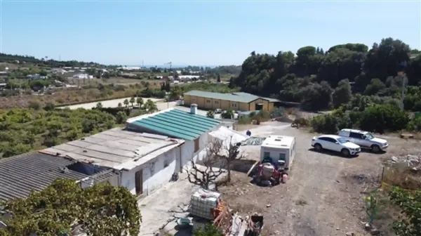 Finca rústica de 0,8 ha en venta en Estepona, Málaga