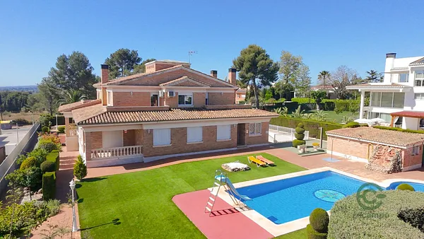 Casa de 0,177 ha en venta en Torrent, Valencia